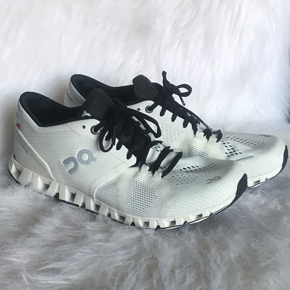 OnCloud White/Black CloudX